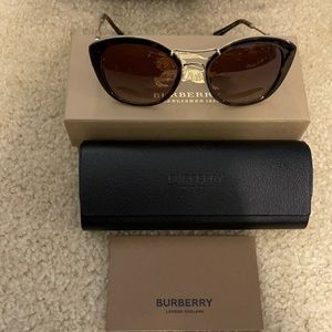 Burberry Sunglasses BE4251Q